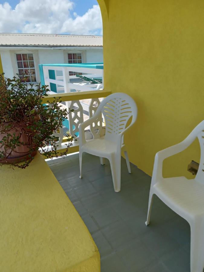 Michand Guest Apartments- Cozy One Or Two Bedroom- 5 Walk Minutes From Airport 10 Mins Drive To Oistins Or Beach Christ Church Esterno foto