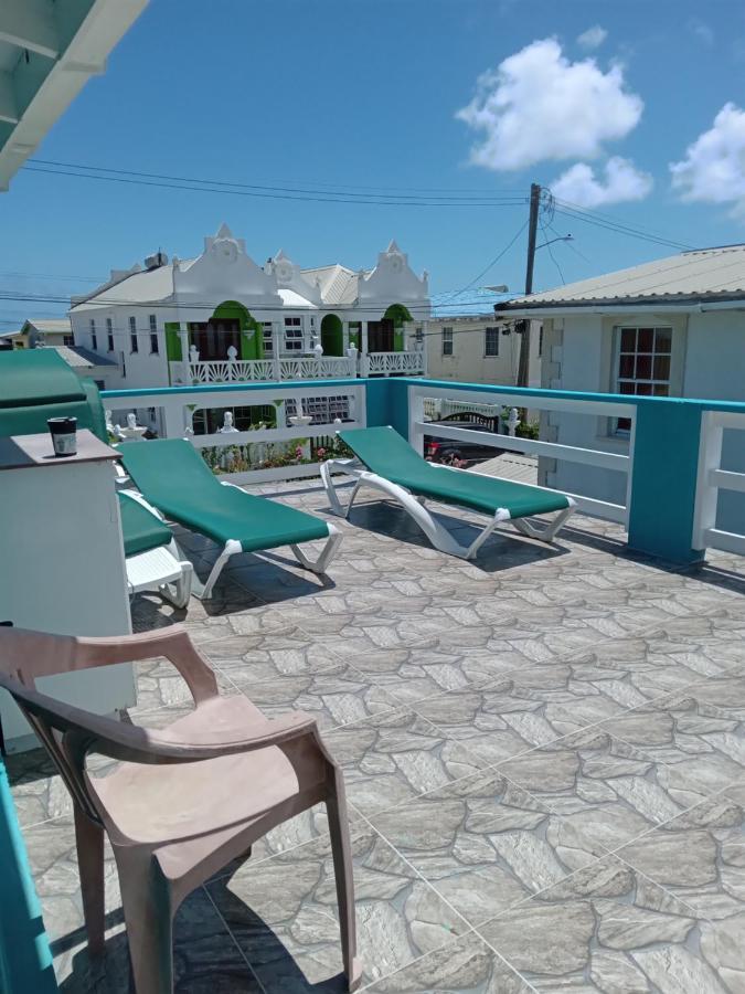 Michand Guest Apartments- Cozy One Or Two Bedroom- 5 Walk Minutes From Airport 10 Mins Drive To Oistins Or Beach Christ Church Esterno foto