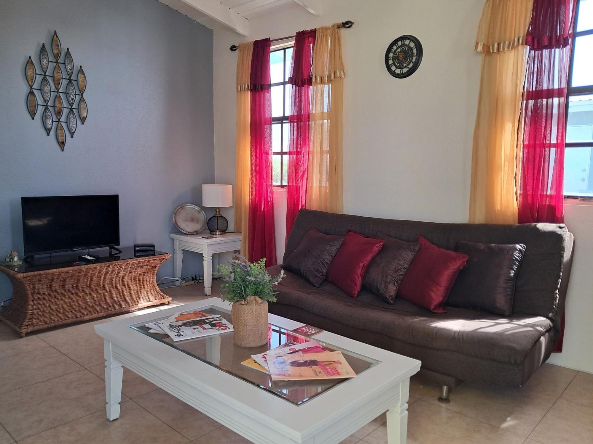 Michand Guest Apartments- Cozy One Or Two Bedroom- 5 Walk Minutes From Airport 10 Mins Drive To Oistins Or Beach Christ Church Esterno foto